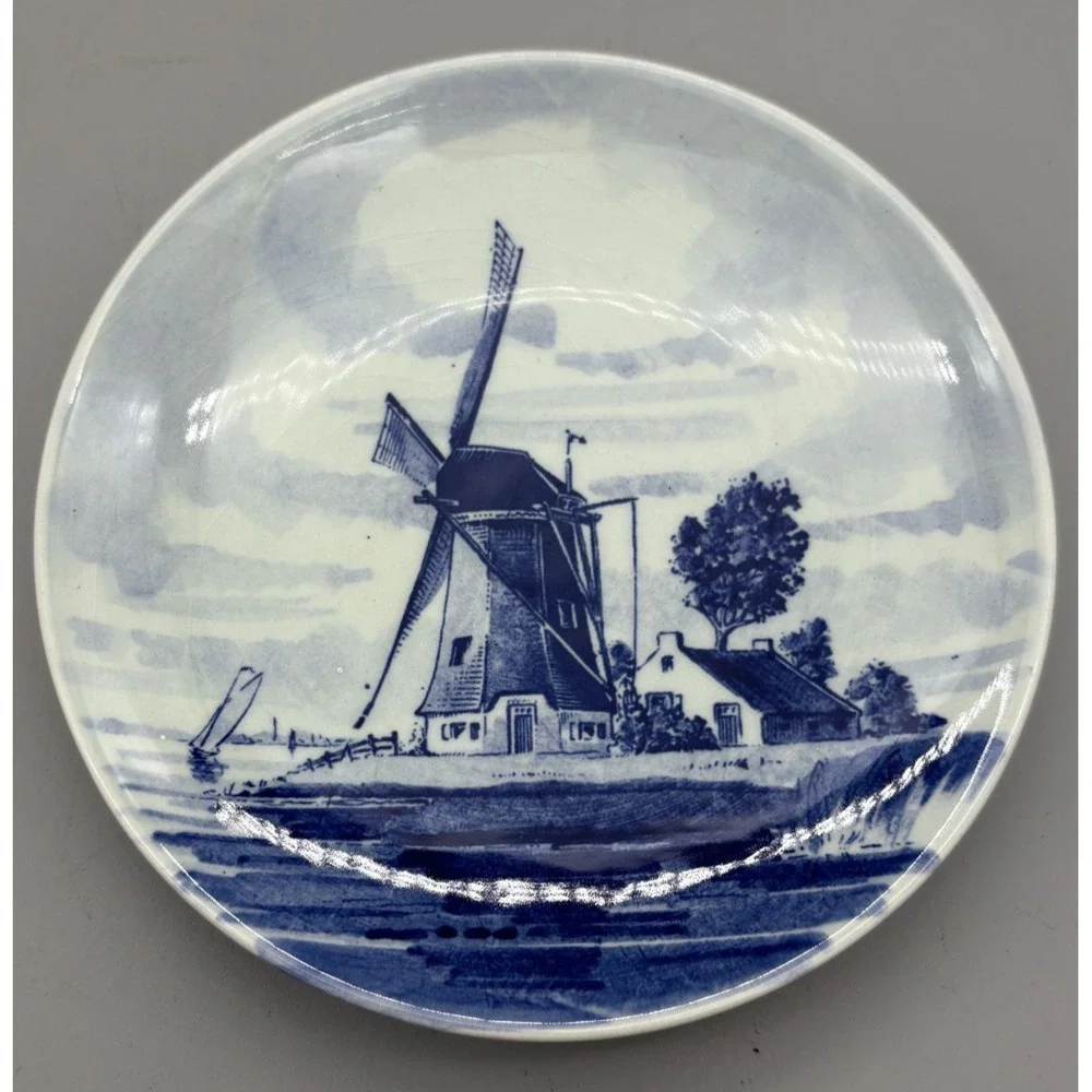 Vintage Delfts Blue Royal Wall Plates Hand Painted Set of 3 Made in Holland 5.5